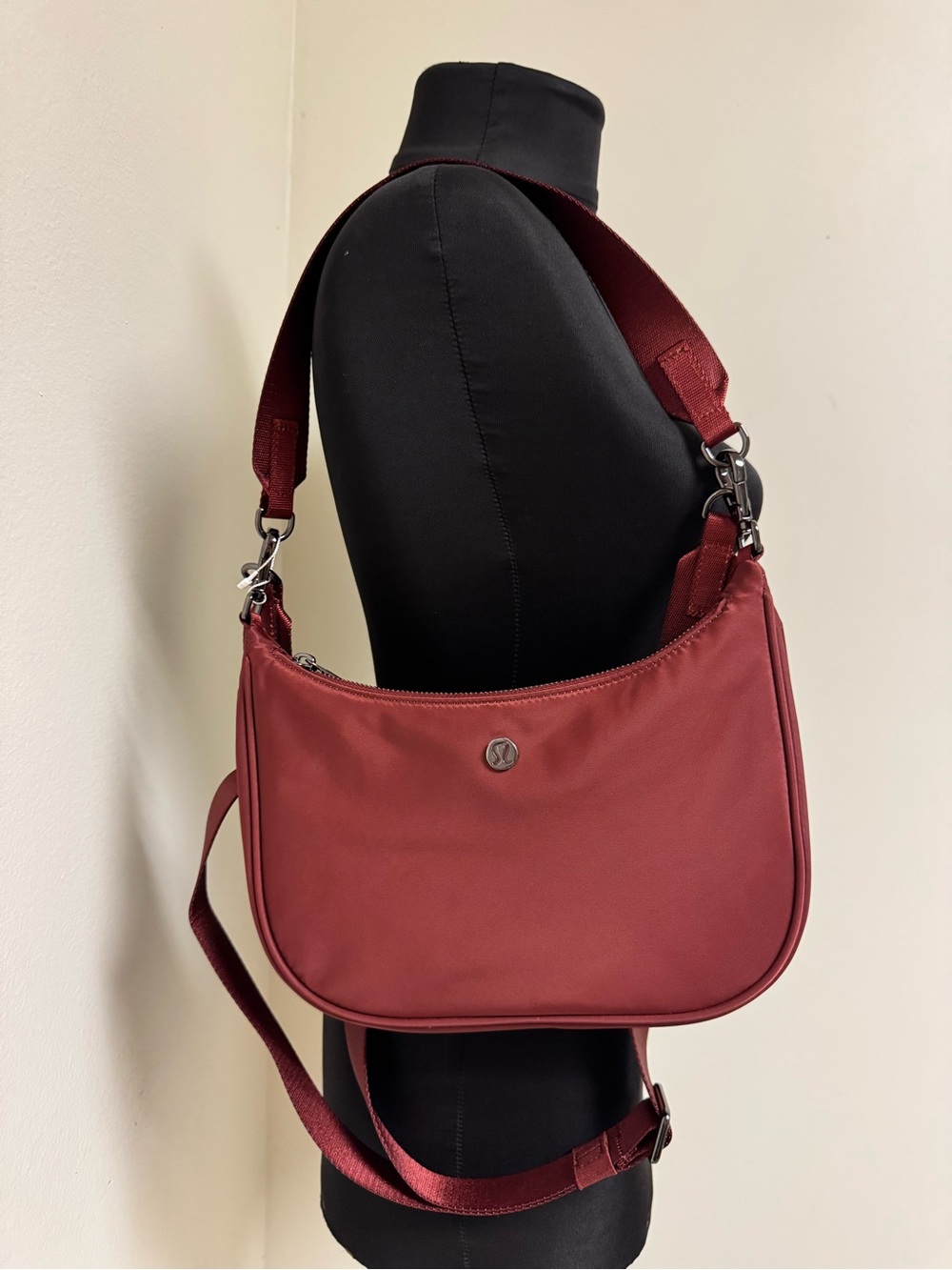 Lululemon NWOT City Essentials Small Shoulder Bag 3L, Rockwood Rust - Picture 8 of 10